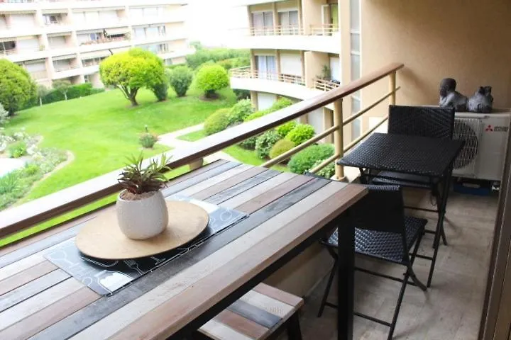 Studio Bord De Mer Cannes Francia
